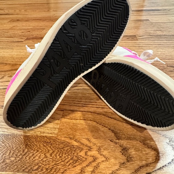 P448 Women's White and Pink Sneakers - Picture 6 of 6